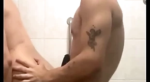 Comendo o meu cunhadi