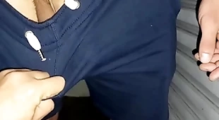 Sexo em público.  transando com o gringo atrás reach carro da lavanderia ( completo itty-bitty peppery e subscrição)