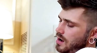 Gayroom slow hotel massage gets deceiving with two hunks