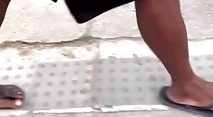 Mendigo cafuçu tem a piroca enorme