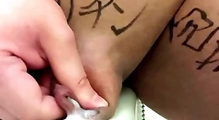 包茎パイパンデブ　揉み潰し皮中射精