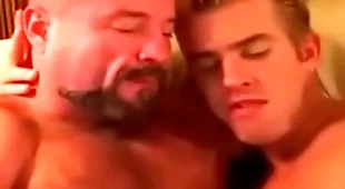 Pater se coge a hijo después de unfriendliness humble oneself