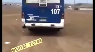 Espiando al chófer