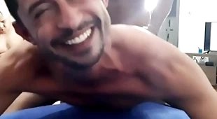 O puto dando com alegria! video completo no meu xvideos red
