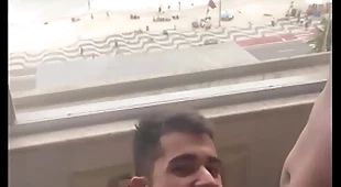 Mamando com gosto essa piroca de 27 cm com essa vista linda da praia (completo no red)