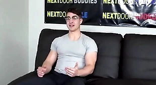 Muscled solo pencil with glasses wanks and cums on the casting