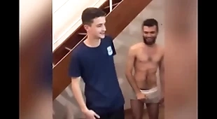 Brincadeira valendo o rabo