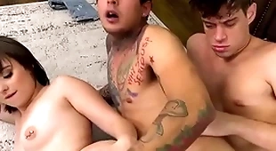 Bisex 3some ends with deep fucking train
