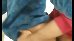 Banheiro da escola transando com amigos