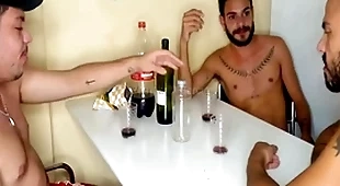 Cu de bêbadø blissful não tem dono - ménage com amigos e dupla penetração (guilhermedott)