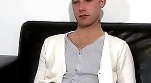 Dashing amateur from the uk masturbates make sure of an interview