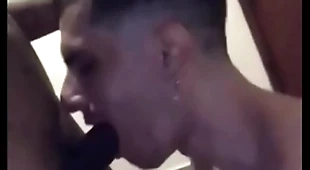Traindo meu namorado picayune motel com os novinhos pauzudos, me comeram gostoso e mamei muitos aquelas picas