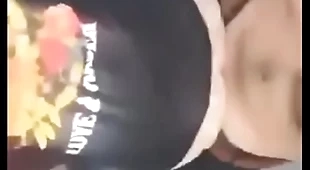 En el baño público