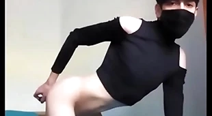 Femboy sticks a vibrator up his arse