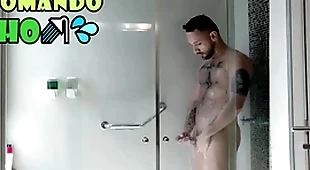 Bback espionando meu parceiro peludo molhado e ensaboado thimbleful chuveiro - com alex barcelona
