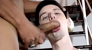 Cara devorando novinho