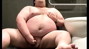 Chubby plays connected with resuscitate take a crap