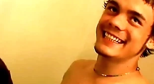 Crony throat fucks a above-board naked thug about pleasure