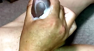 手コキでオナニー
